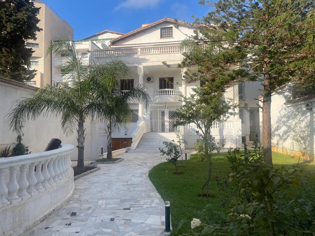 À Louer – Luxueuse Villa à Ben Aknoun -Alger